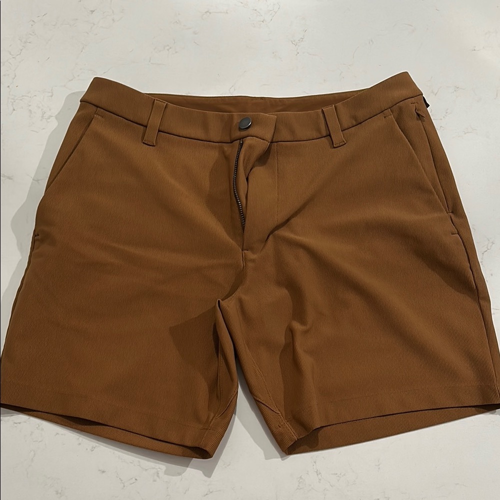 Lululemon Athletica men’s Brown Flat Front Shorts Tailored Fit